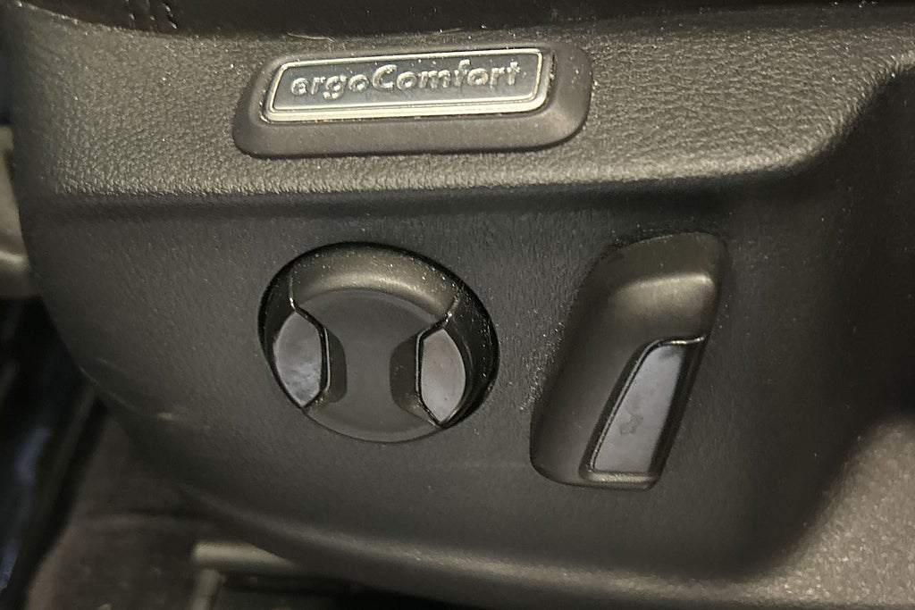 Volkswagen Passat 2019 - miniatyr 24