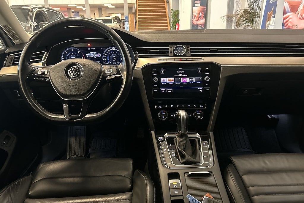 Volkswagen Passat 2018 - miniatyr 13