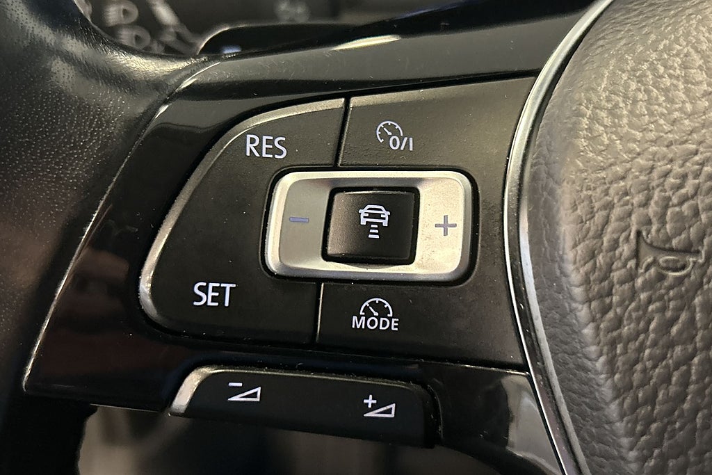 Volkswagen Passat 2018 - miniatyr 24