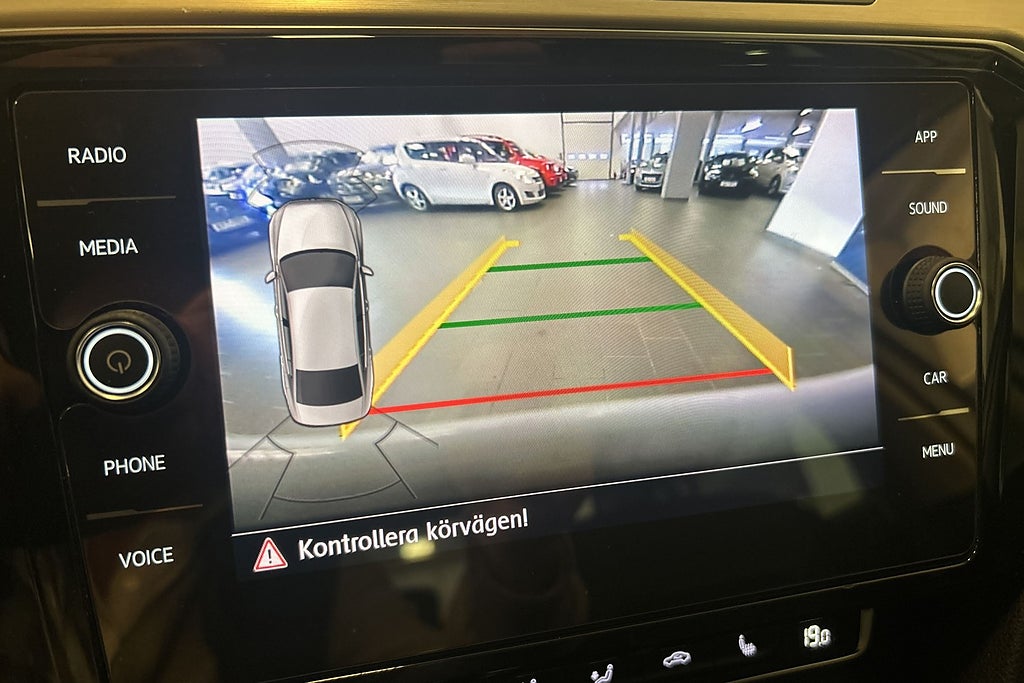 Volkswagen Passat 2018 - miniatyr 18