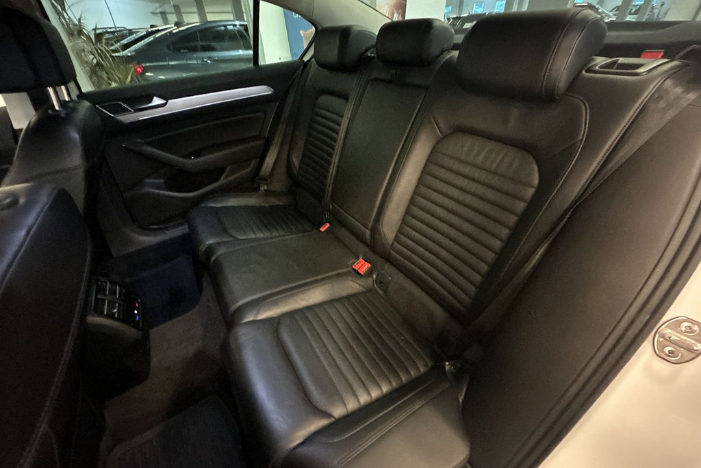 Volkswagen Passat 2018 - miniatyr 23