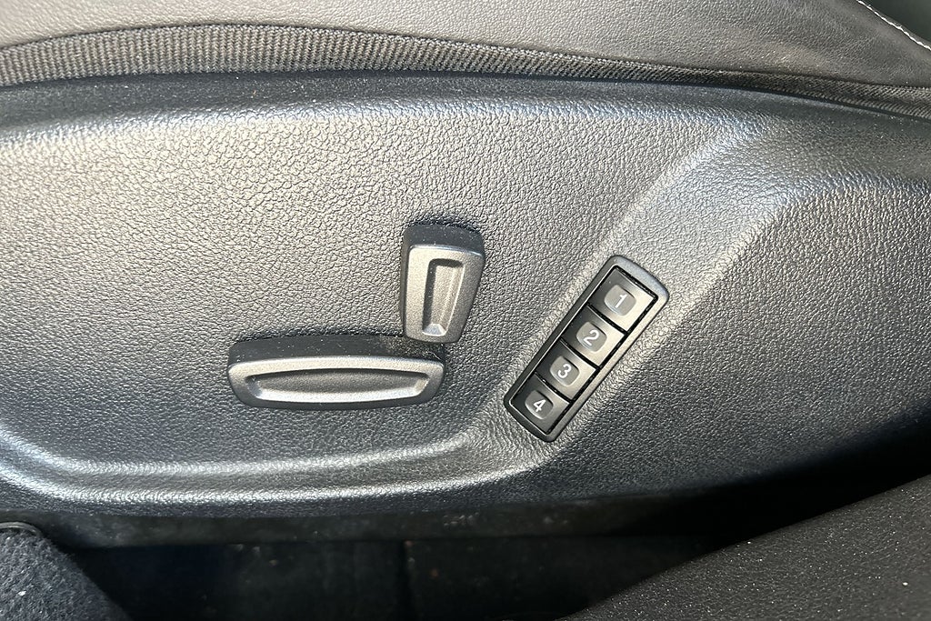 Ford Mondeo 2011 - miniatyr 26