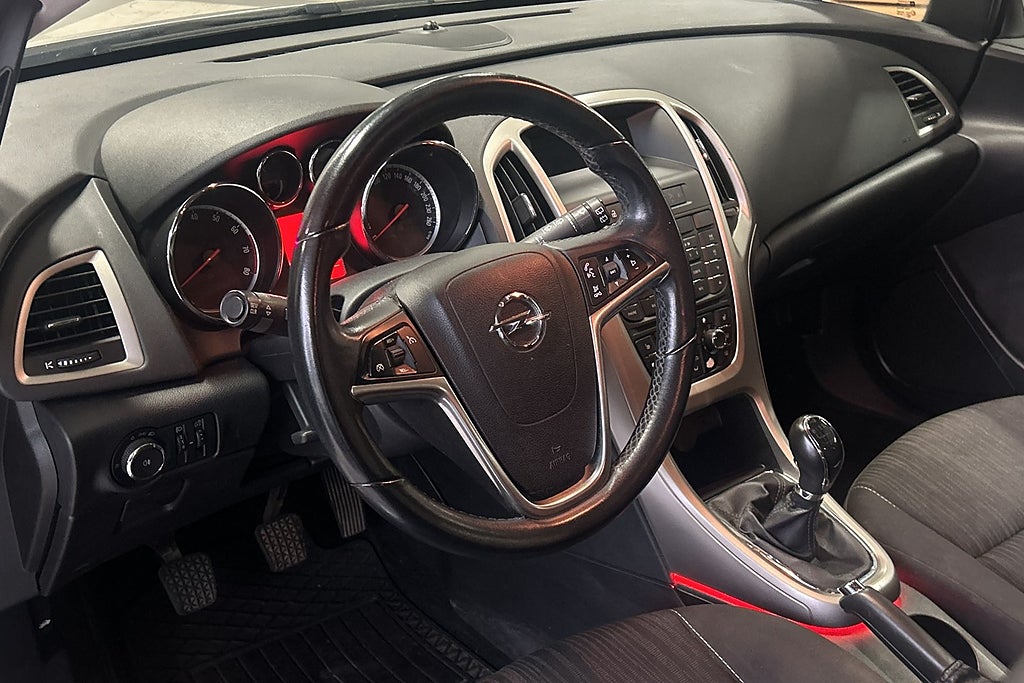Opel Astra 2011 - miniatyr 10