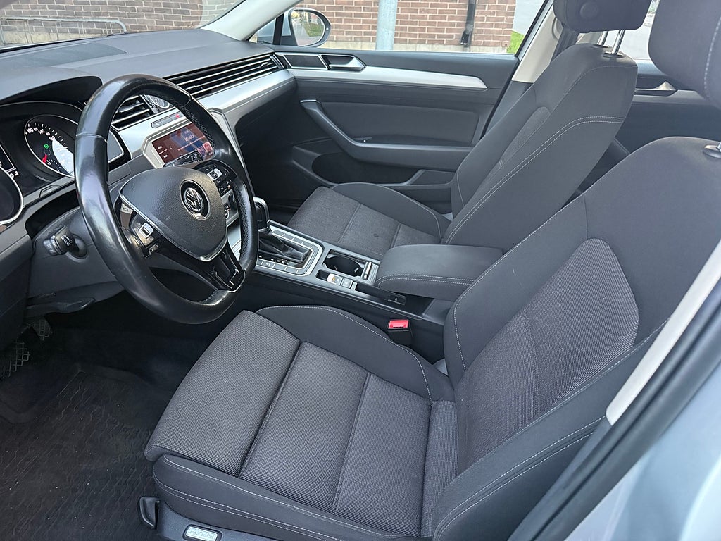 Volkswagen Passat 2018 - miniatyr 11