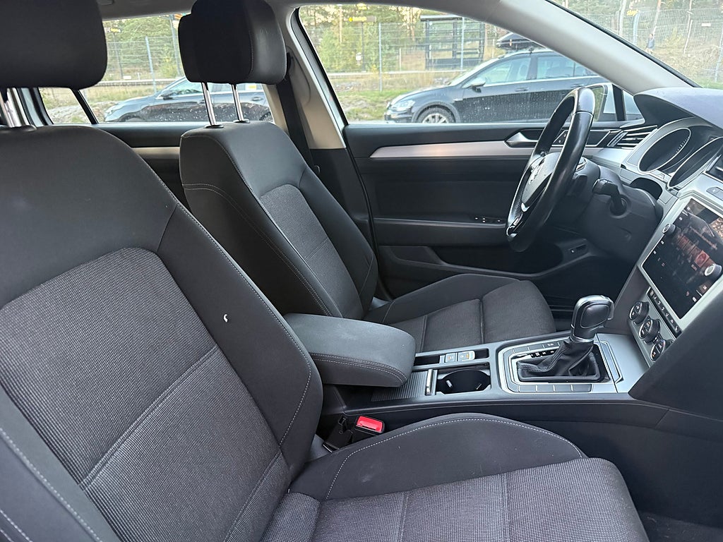Volkswagen Passat 2018 - miniatyr 12