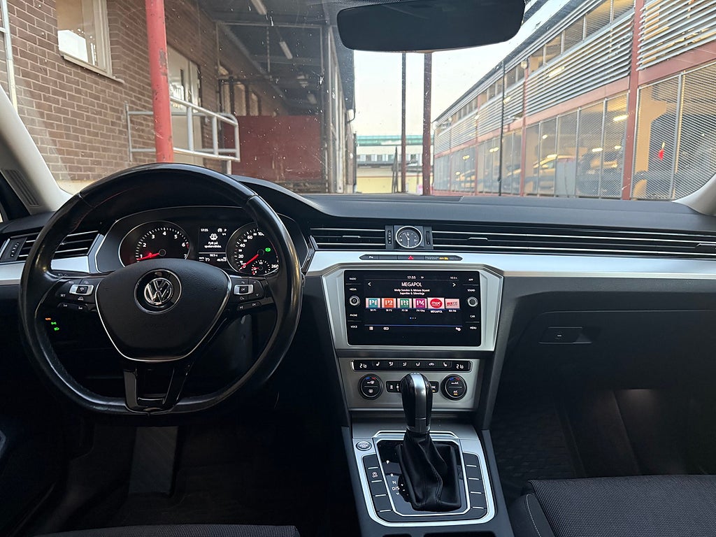 Volkswagen Passat 2018 - miniatyr 15