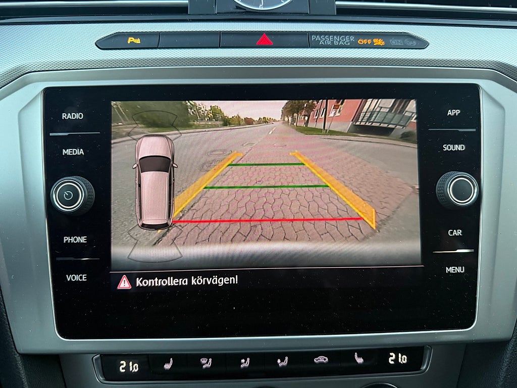 Volkswagen Passat 2018 - miniatyr 23