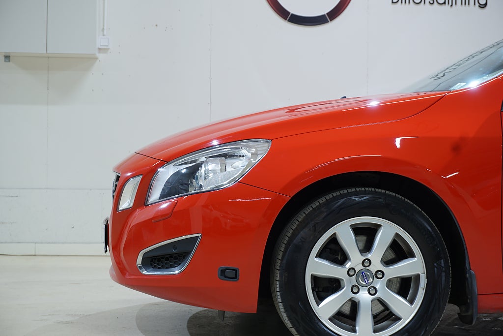 Volvo V60 2012 - miniatyr 2