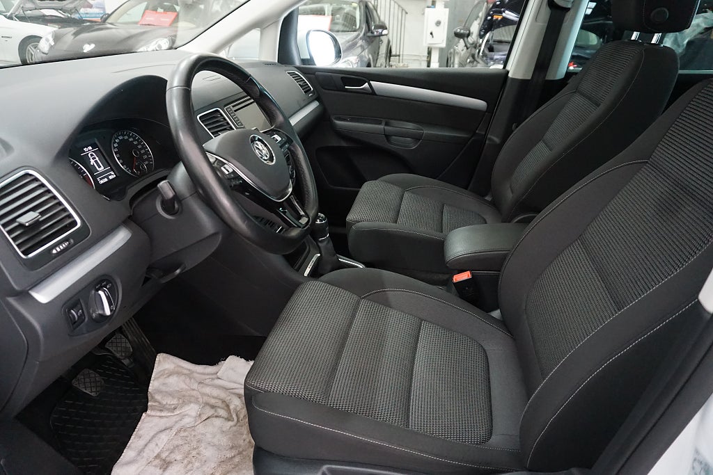 Volkswagen Sharan 2017 - miniatyr 14