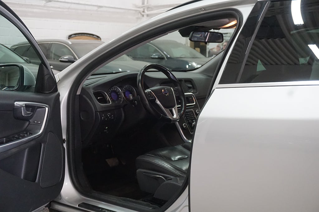Volvo V60 2013 - miniatyr 10