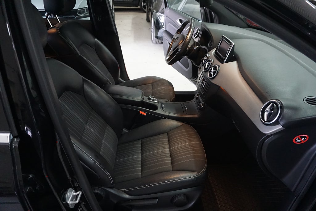 Mercedes-Benz B 2013 - miniatyr 12