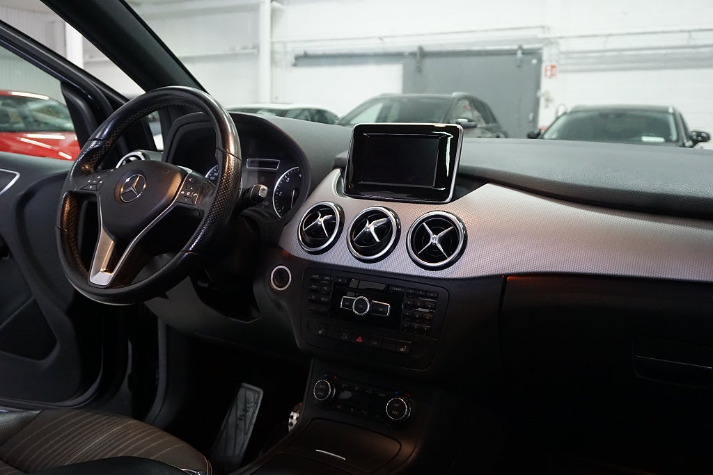 Mercedes-Benz B 2013 - miniatyr 16