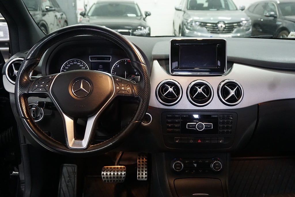 Mercedes-Benz B 2013 - miniatyr 17