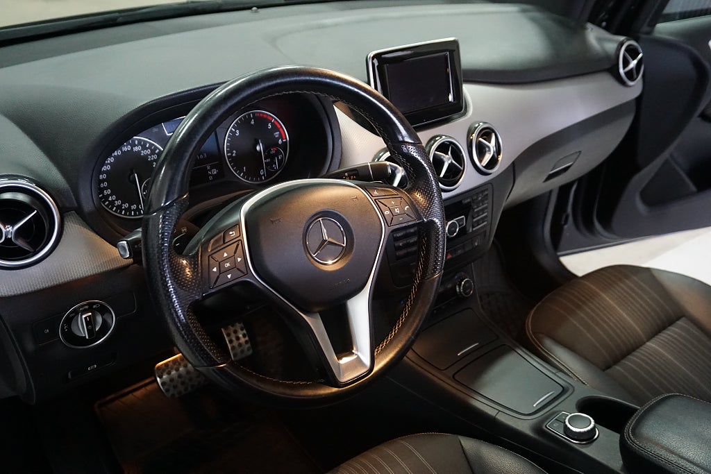 Mercedes-Benz B 2013 - miniatyr 18