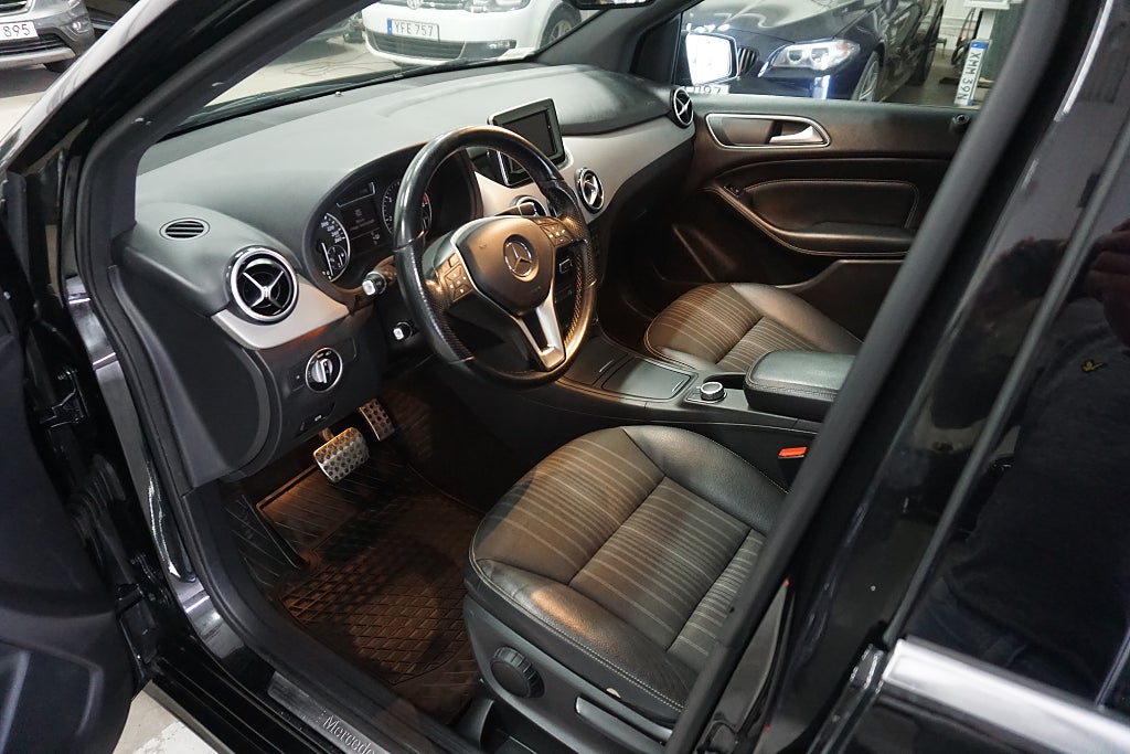 Mercedes-Benz B 2013 - miniatyr 9