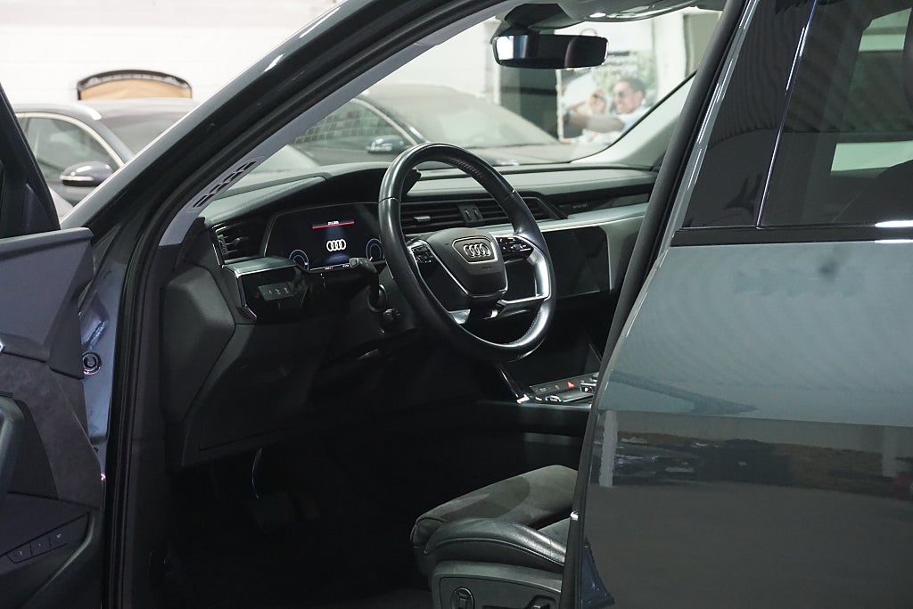 Audi E-Tron 2021 - miniatyr 12