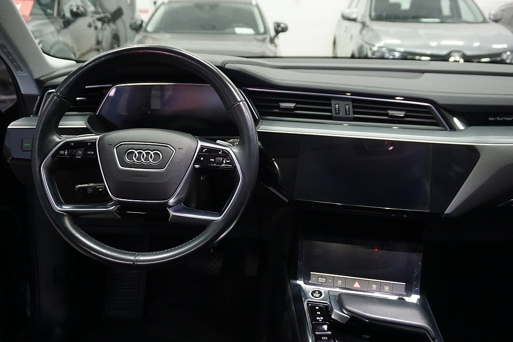 Audi E-Tron 2021 - miniatyr 14