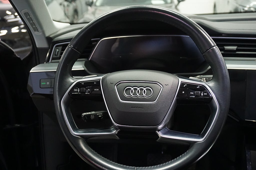 Audi E-Tron 2021 - miniatyr 15