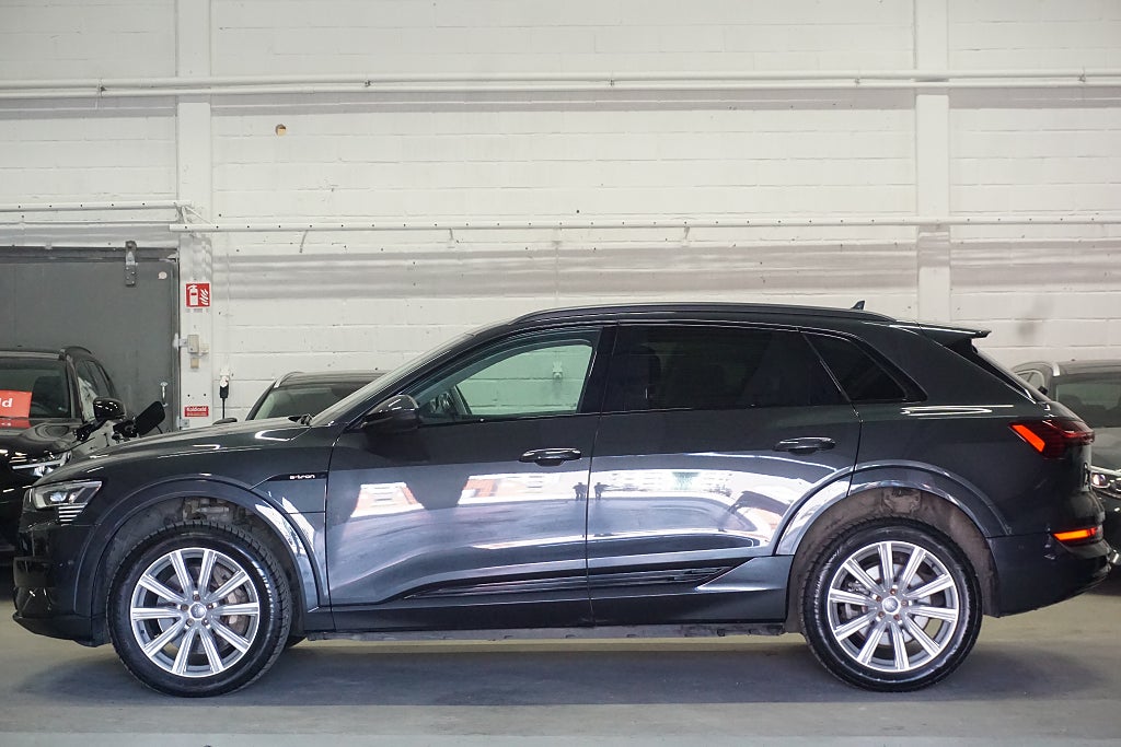 Audi E-Tron 2021 - miniatyr 3