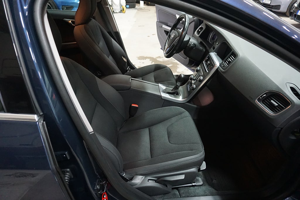 Volvo V60 2013 - miniatyr 17