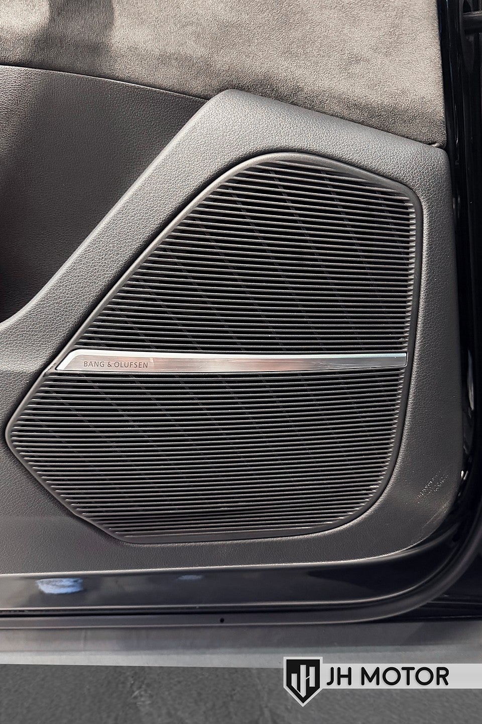 Audi Q8 2019 - miniatyr 22