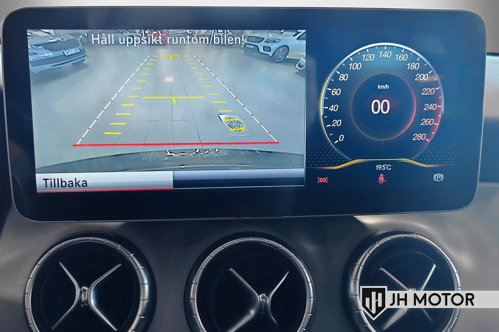 Mercedes-Benz CLA45 2014 - miniatyr 17