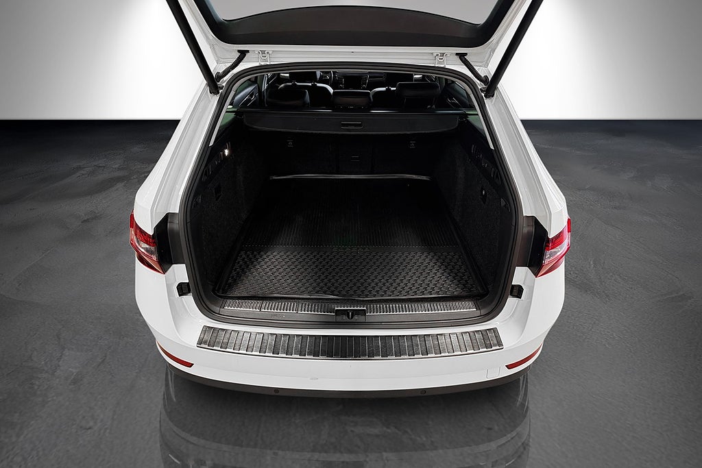 Skoda Superb 2016 - miniatyr 15