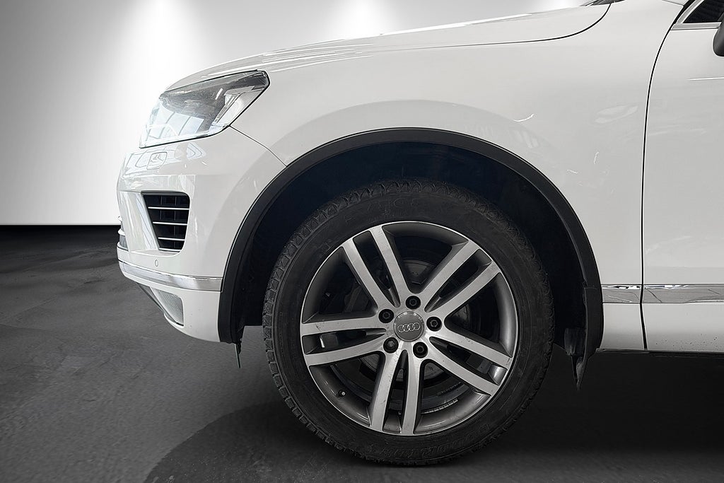 Volkswagen Touareg 2015 - miniatyr 11
