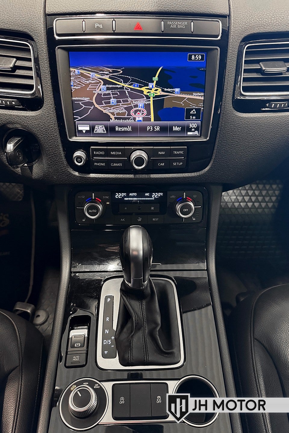 Volkswagen Touareg 2015 - miniatyr 17