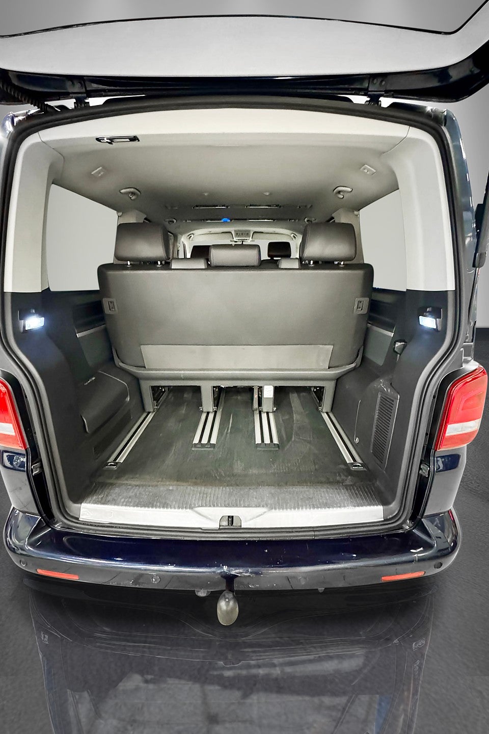 Volkswagen Multivan 2012 - miniatyr 14