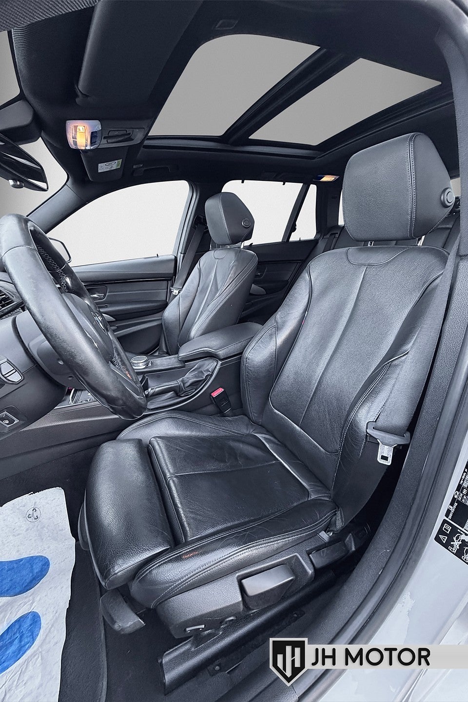 BMW 330i 2019 - miniatyr 12