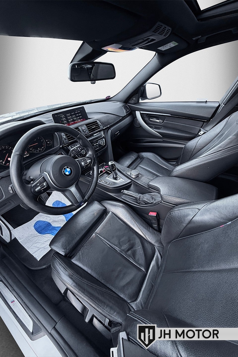 BMW 330i 2019 - miniatyr 14