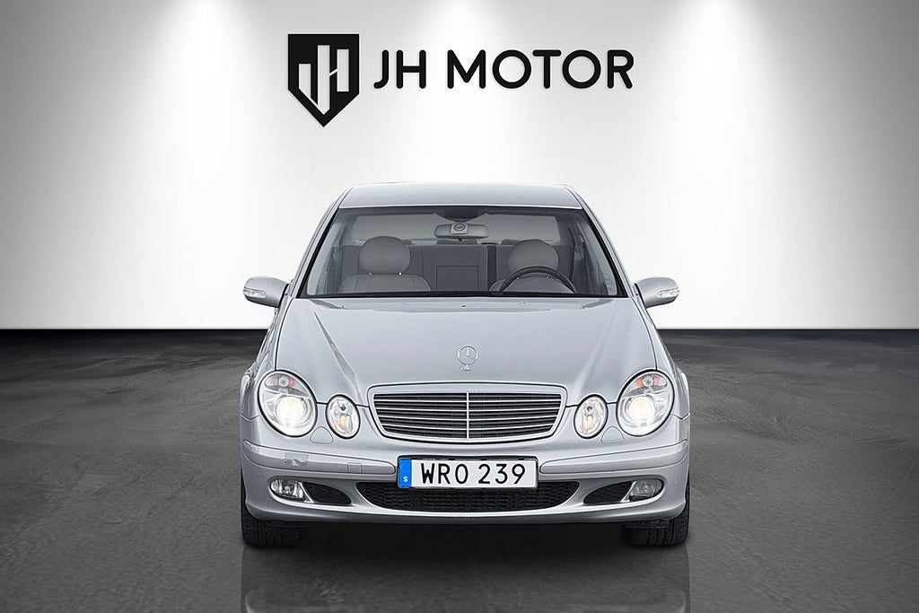 Mercedes-Benz E 2005 - miniatyr 9