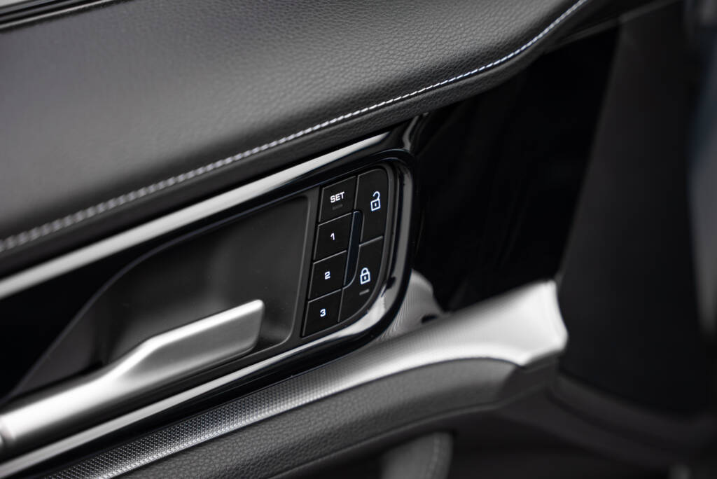 Porsche Panamera 4S E-Hybrid - miniatyr 12
