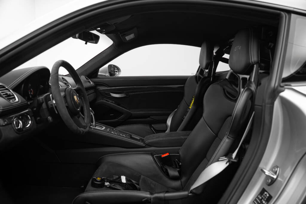 Porsche Cayman 718 GT4 - miniatyr 13