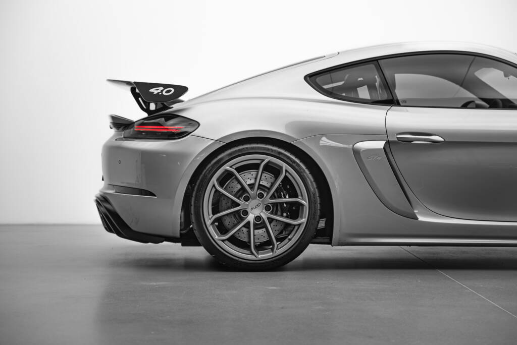Porsche Cayman 718 GT4 - miniatyr 17