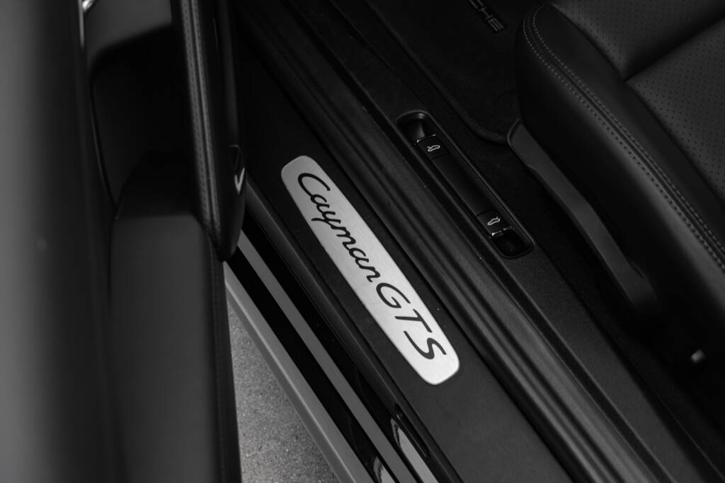 Porsche Cayman 718 GTS - miniatyr 19