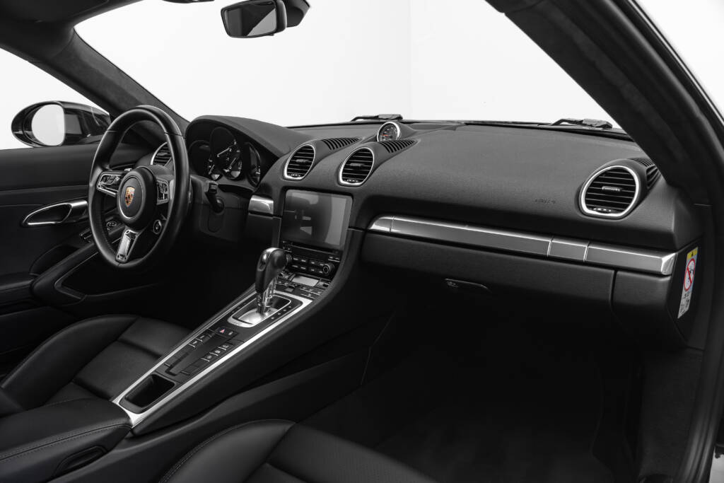 Porsche Cayman 718 GTS - miniatyr 24