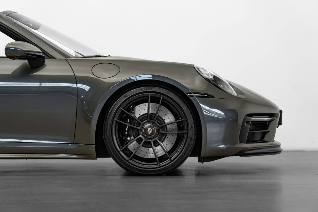Porsche 911 Carrera GTS Cab - miniatyr 12
