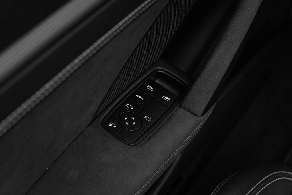 Porsche 911 Carrera GTS Cab - miniatyr 23