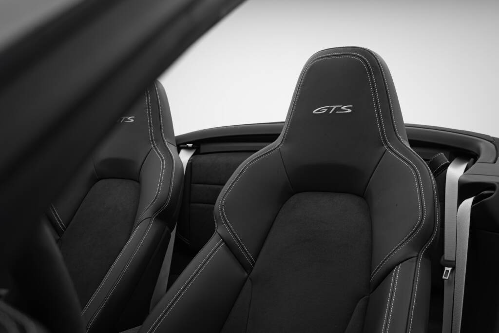Porsche 911 Carrera GTS Cab - miniatyr 27