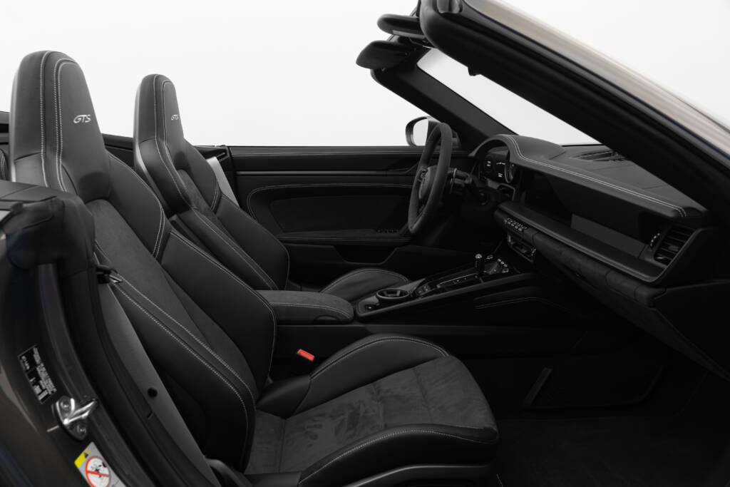 Porsche 911 Carrera GTS Cab - miniatyr 33