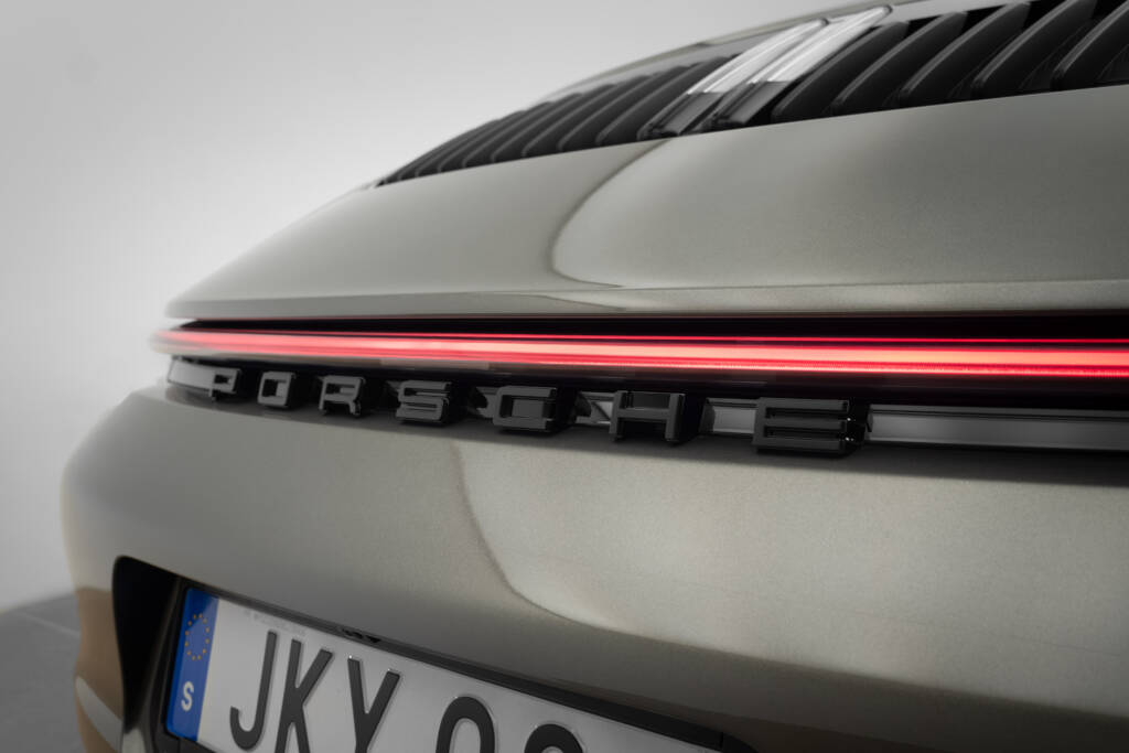 Porsche 911 Carrera GTS Cab - miniatyr 43