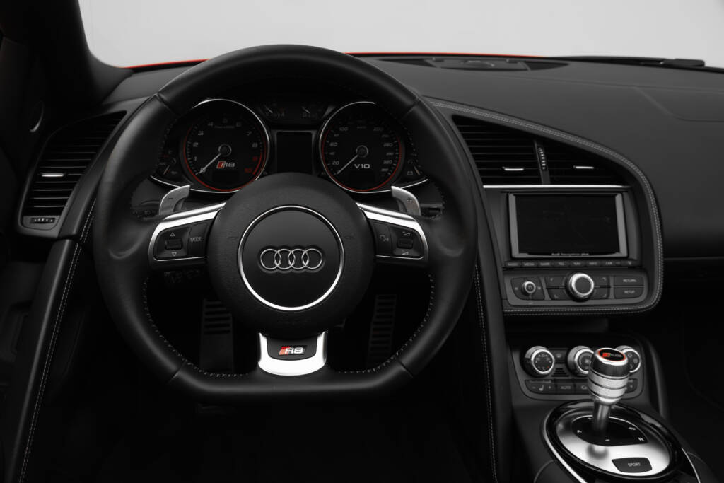 Audi R8 V10 Spyder - miniatyr 15