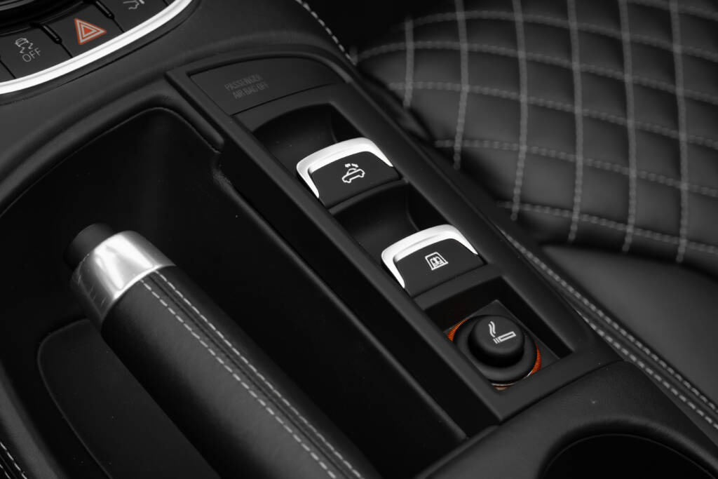 Audi R8 V10 Spyder - miniatyr 19