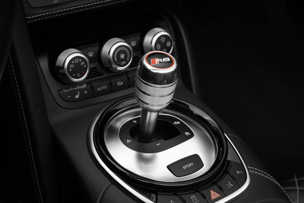 Audi R8 V10 Spyder - miniatyr 20