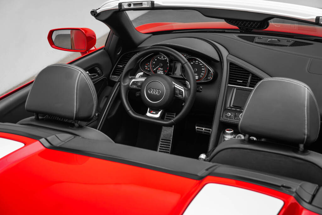 Audi R8 V10 Spyder - miniatyr 33
