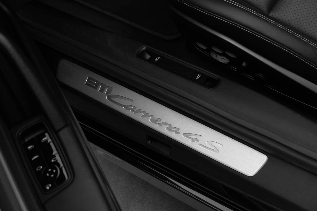 Porsche 911 Carrera 4S Cab - miniatyr 27