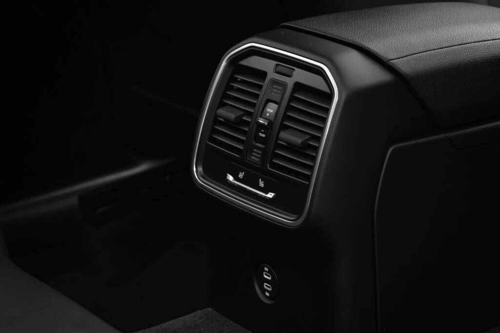 Porsche Macan S - miniatyr 34