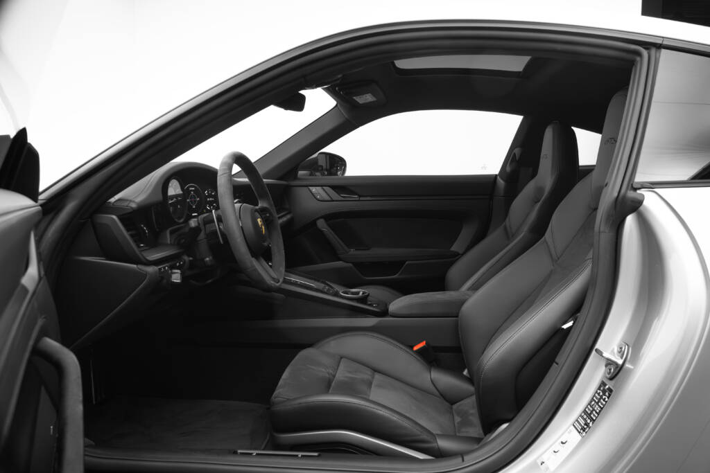Porsche 911 Carrera GTS - miniatyr 9